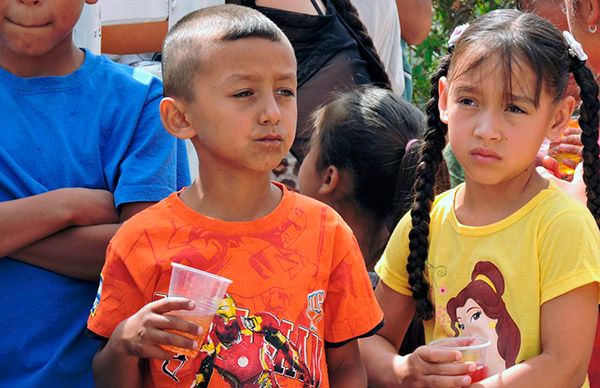 Antorcha reparte juguetes a los niños y niñas de Temascaltepec