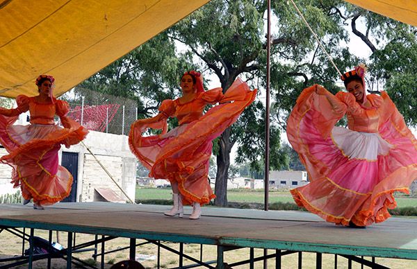 Festejan a mamás y niños antorchistas en San Pablo Autopan