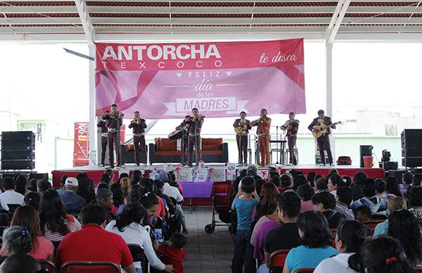 Mov.Antorchista reconoce labor de mujeres texcocanas