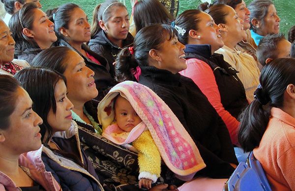 Antorcha celebra a las madres de Mixtleca