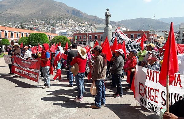 Insisten en CFE conexión de obra en Tlalminulpa 