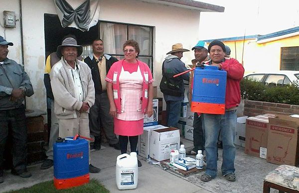 Entregan bombas agrícolas y herbicidas a campesinos del Valle de Toluca