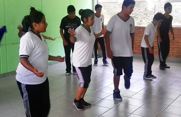 Impulsan cultura en escuelas antorchistas