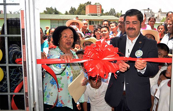 Gestiona Movimiento Antorchista aulas y puente peatonal en Guadalupe Victoria