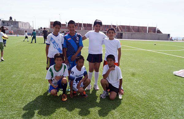 Realizan torneos de futbol en colonias del sur  