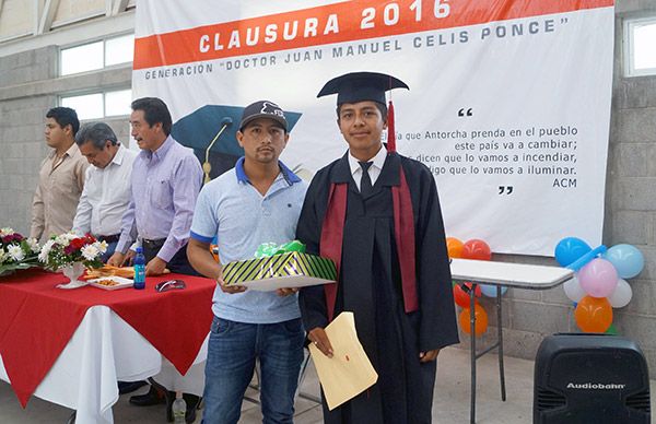 Concluye estudios primera generación de la Escuela Preparatoria JMMyP