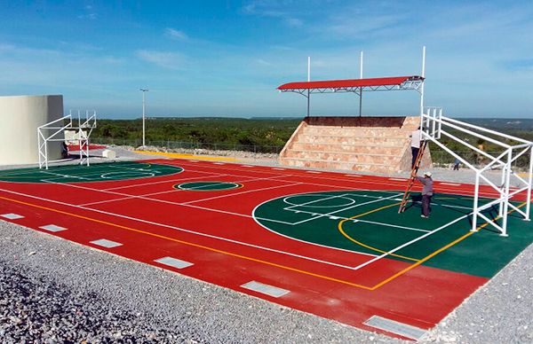 Inaugura Lisandro Campos unidad deportiva