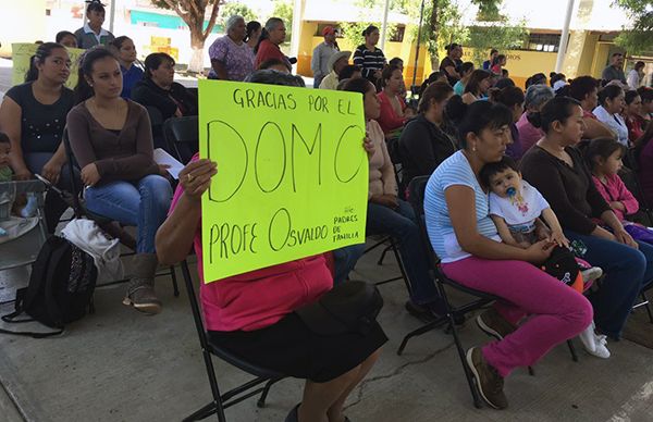 Inauguran Osvaldo ávila y autoridades el  domo  en  primaria de La Zacatecana