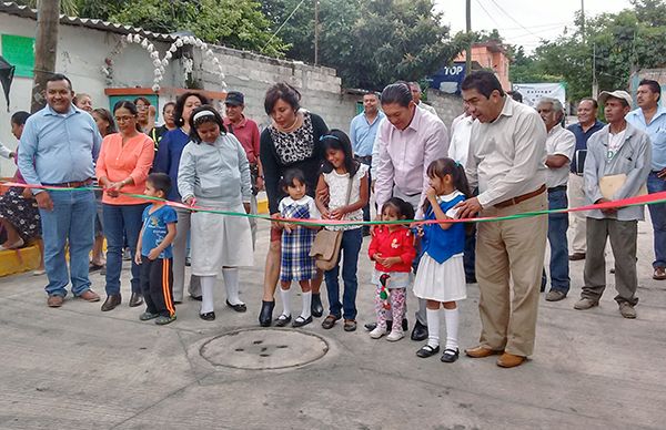 Cabildo de Emiliano Zapata inaugura obras de pavimento, gestión de regidora antorchista