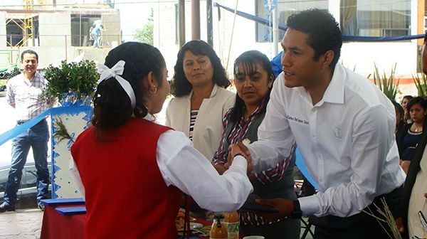 Educación, base para una juventud mejorar preparada