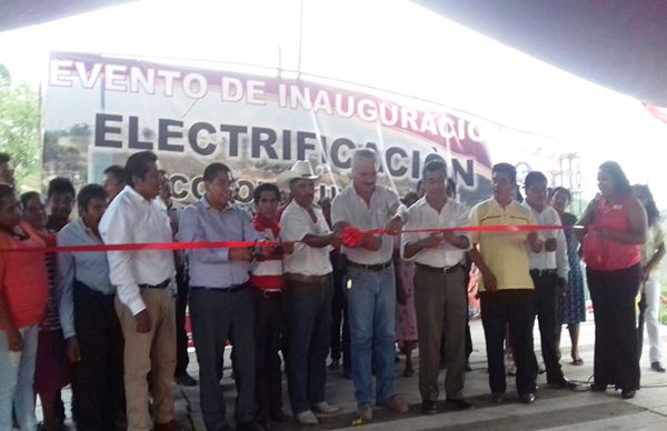 Inaugura Antorcha obra de electrificación en Tantoyuca