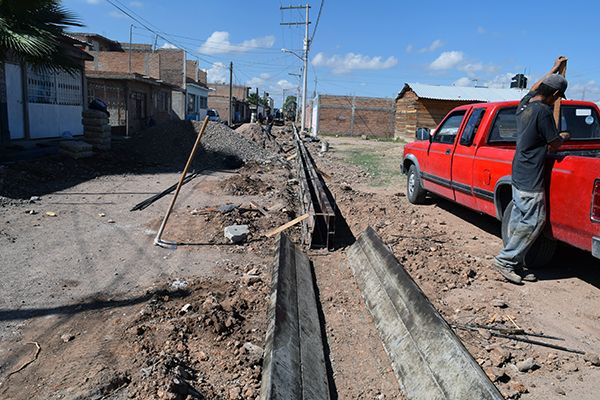 Inicia construcción de cordonería en la colonia El Paraíso