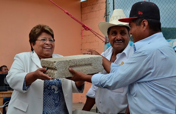 Llevan diputados antorchistas más obras para Atlixco