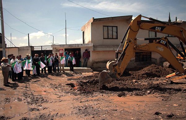 Santos Técuatl sigue arrancando obras en Ocoyucan