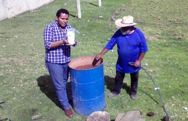 Antorcha instruye a campesinos sobre el adecuado uso de agroquímicos 