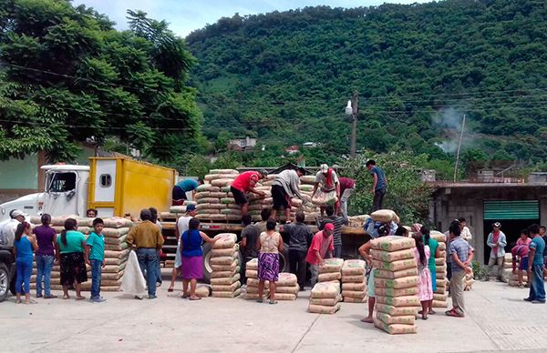 Entrega Antorcha acciones de vivienda a familias huastecas