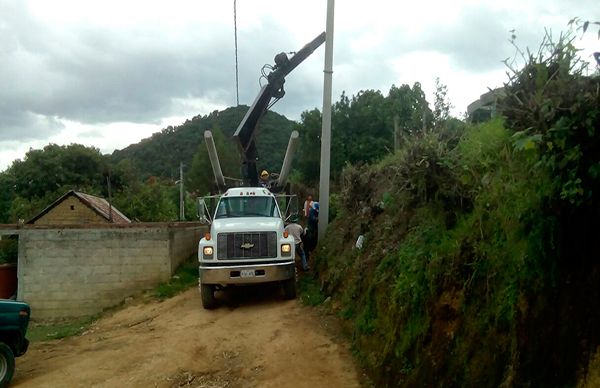  Inicia electrificación en Tochimilco  