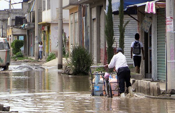 Viven bajo el agua, gobierno de Ecatepec no construye cárcamo ni drenaje