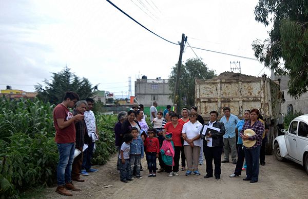  Texcocanos impiden al ayuntamiento detener obras de gestión antorchista 