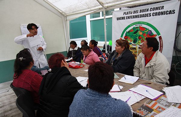  Cuidan a pacientes con diabetes