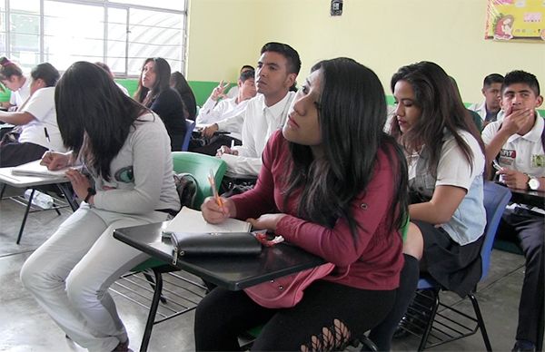 Continúan luchando a favor del sector educativo en Ecatepec 