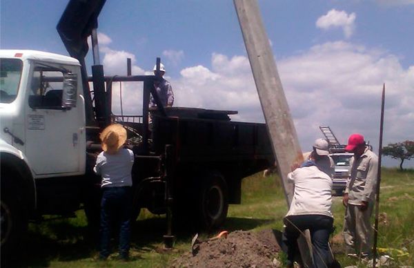 Logra Antorcha electrificación para Santa Lucía