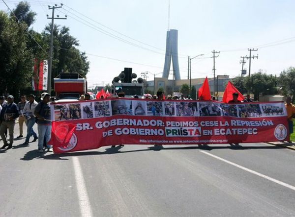 Marchan mexiquenses para pedir destitución de alcalde priista de Ecatepec, Indalecio Ríos