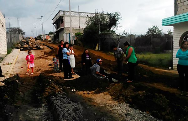 Logra Antorcha drenaje en Metepec