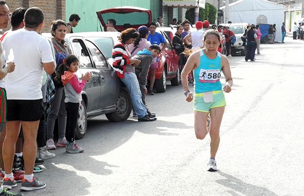  Fomentan actividad física con carrera atlética