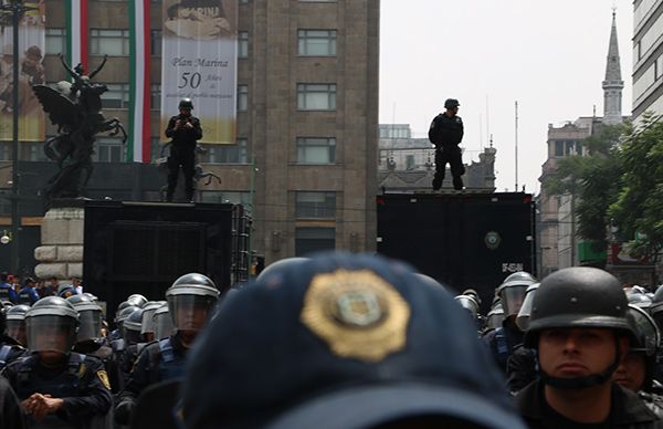 Mancera agrede con policías y frena la manifestación de 40 mil antorchistas en la Cd.de México