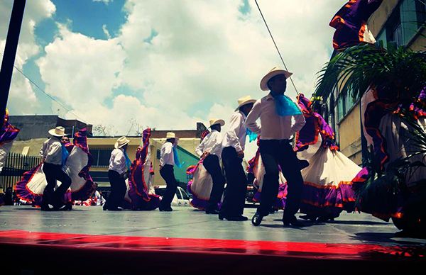 Festejan fiestas patrias en Tecomatlán