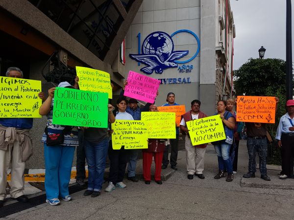 Denuncian antorchistas de la capital del país a Mancera en diarios nacionales