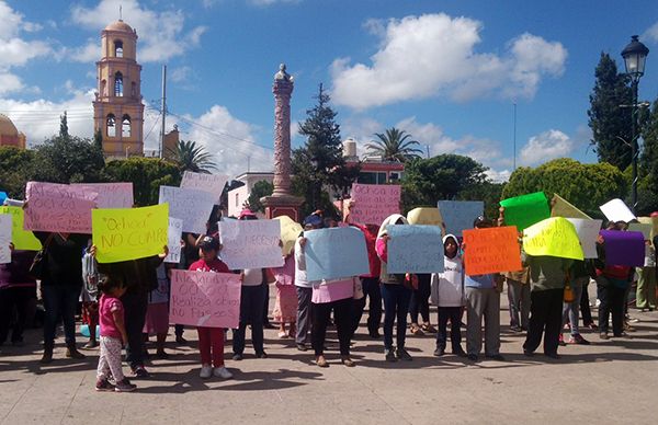 Siguen ciudadanos de Colón sin respuesta a sus peticiones 