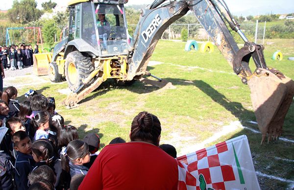 Invierte comuna más de 3 mdp para educación en Santa Clara