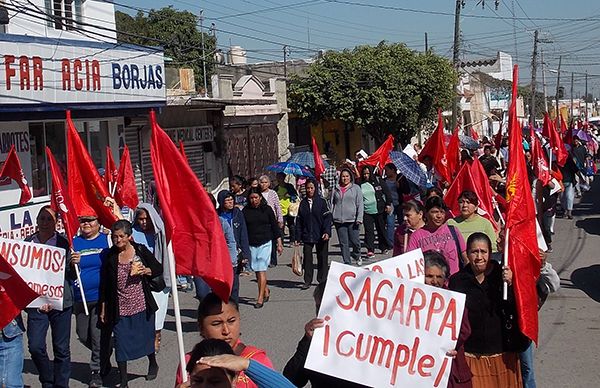 Campesinos exigen a SAGARPA entregue fertilizantes