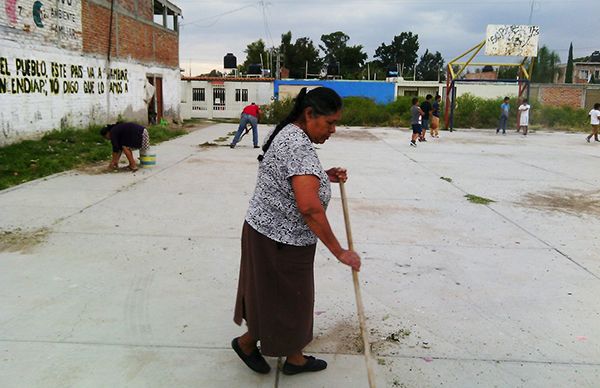 Faenas mejoran imagen de las colonias antorchistas