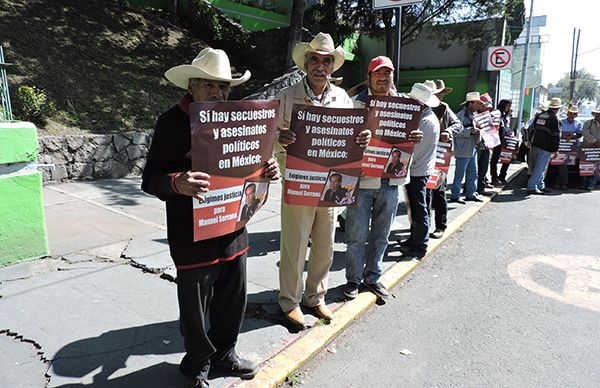  Recuerdan y exigen justicia para Manuel Serrano en Toluca