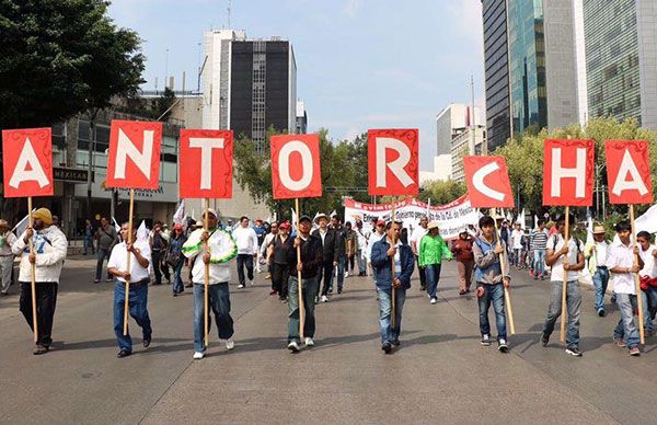  Inicia marcha de 15 mil antorchistas por indiferencia gubernamental