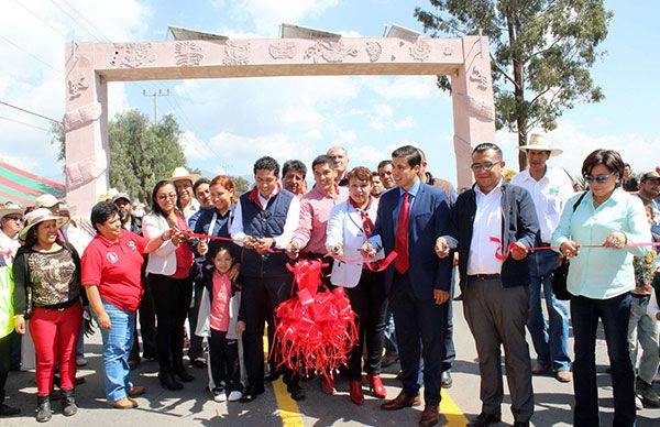  Inauguran Arco de identidad en Coatepec 