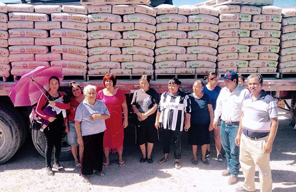 Entrega de paquetes de vivienda en Lerdo