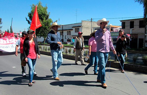 La represión gobierna en Tenango; autoridades realizan varios intentos de frenar manifestación 