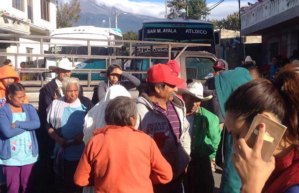  Denuncian pobladores de Coyula irregularidades del transporte de San Miguel Ayala