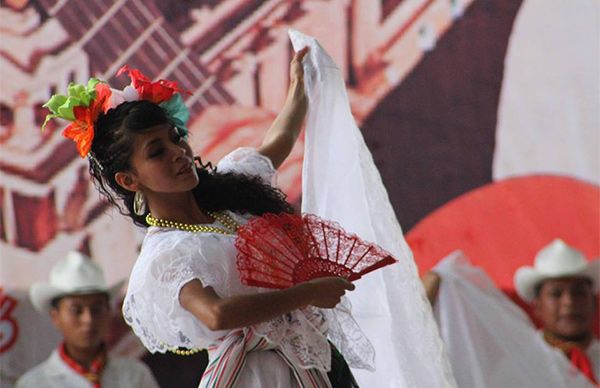 Engalanan grupos culturales de Antorcha fiesta patronal