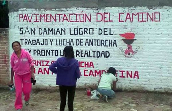  Sanmiguelenses continúan con pintas por logro de camino 