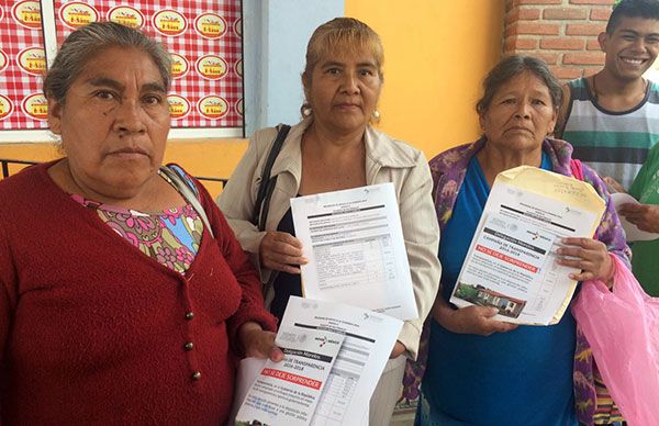 Acuden habitantes de Morelos a la firma de bonos  para apoyo a la vivienda 