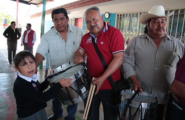  Entrega comuna de Ocoyucan apoyo a estudiantes