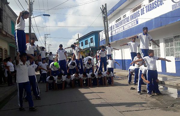 Celebran en Gaviotas a la Revolución Mexicana