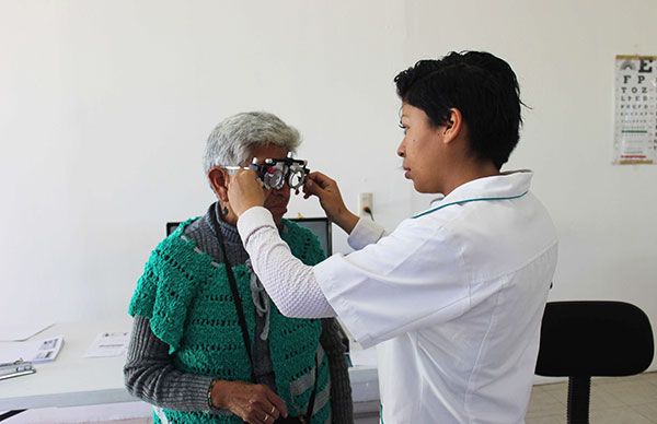Campaña Apoyo de lentes favorece a abuelitos 
