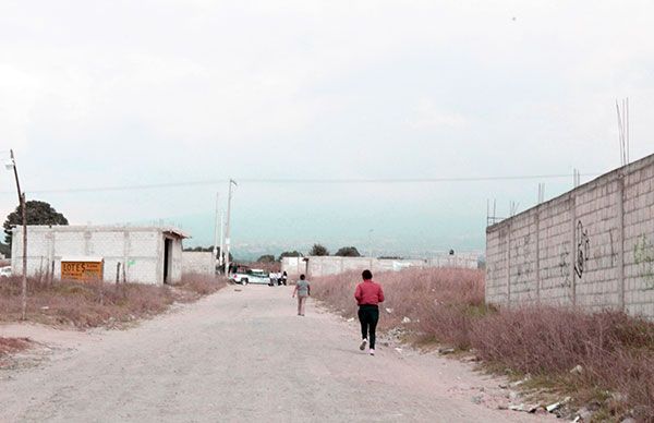 Intentan desalojar a habitantes de la calle Trinidad Tetlan