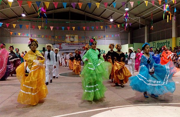 Antorchistas de Córdoba festejan logros de este 2016 con posada navideña